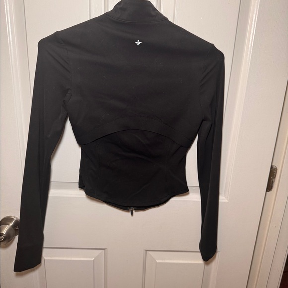 Halara UltraSculpt™
Ruched Push-Up Yoga Jacket - Picture 3 of 3